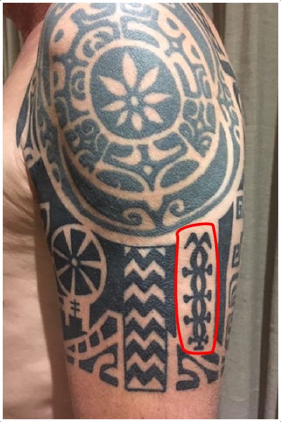 Centipede symbol in Marquesan tattoo